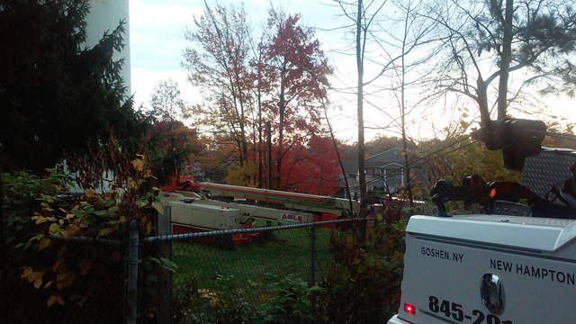 Man-Lift-Mud-3.jpg Man-Lift-Mud-3.jpg