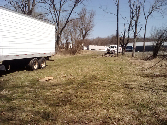 TuckTrailer-in-Mud-5.jpg TuckTrailer-in-Mud-5.jpg